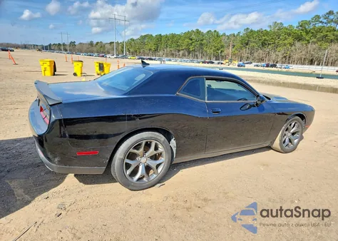 2016 Dodge Challenger Sxt z USA, uszkodzony, nr VIN 2C3CDZAG9GH331638